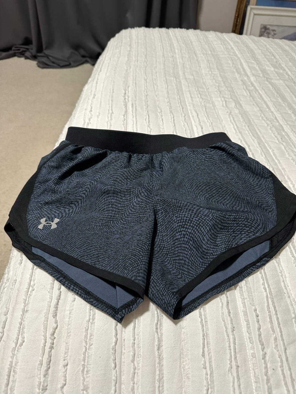 Under Armour Women's Black/Dark Gray Athletic Running Shorts